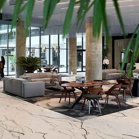 Oxana Summer Alezzi *