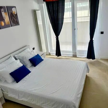 Oxana Summer Alezzi Năvodari