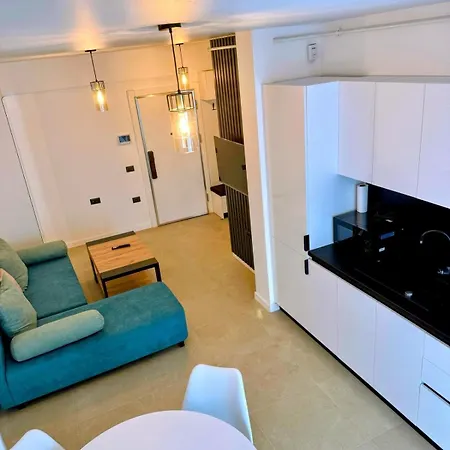 Oxana Summer Alezzi Năvodari