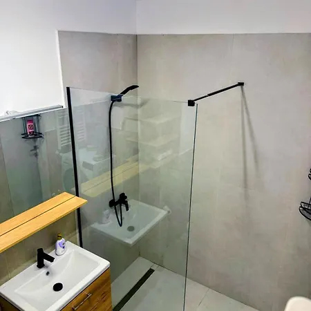 Oxana Summer Apartment