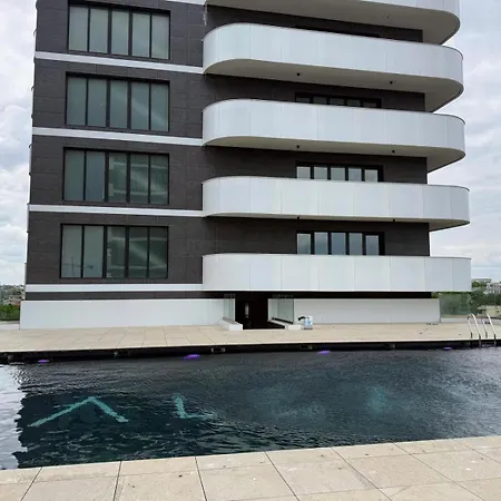 아파트 Oxana Summer Alezzi