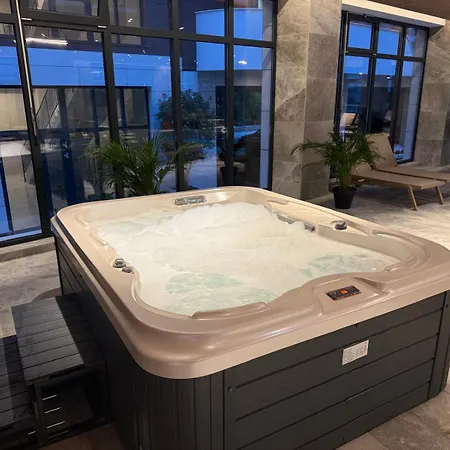 아파트 Oxana Summer Alezzi *