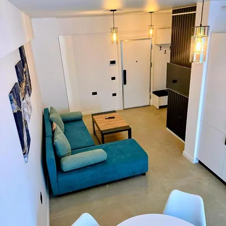 Oxana Summer Alezzi *