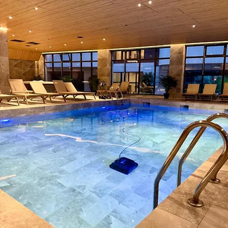 Oxana Summer Alezzi Năvodari