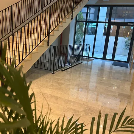 Oxana Summer Alezzi Lejlighed *